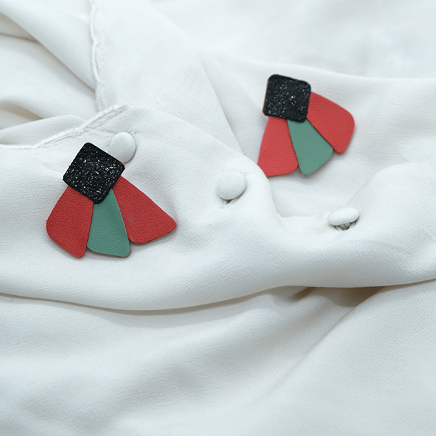 Boucles d'oreilles Lilé carrée – Image 4