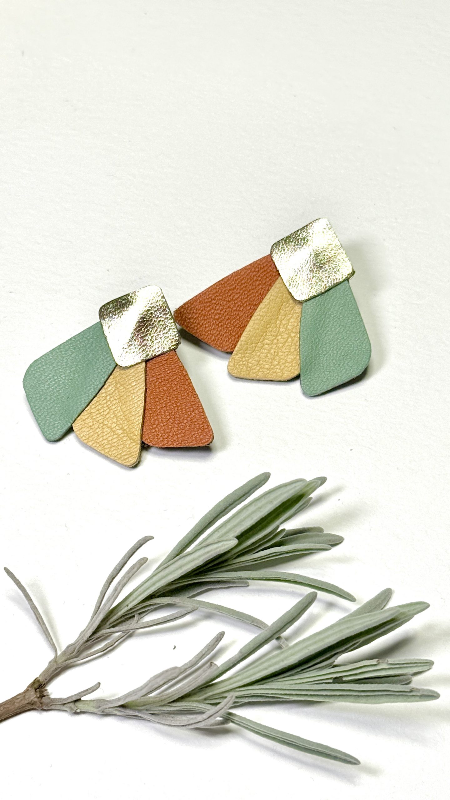 Boucles d'oreilles Lilé carrée – Image 6