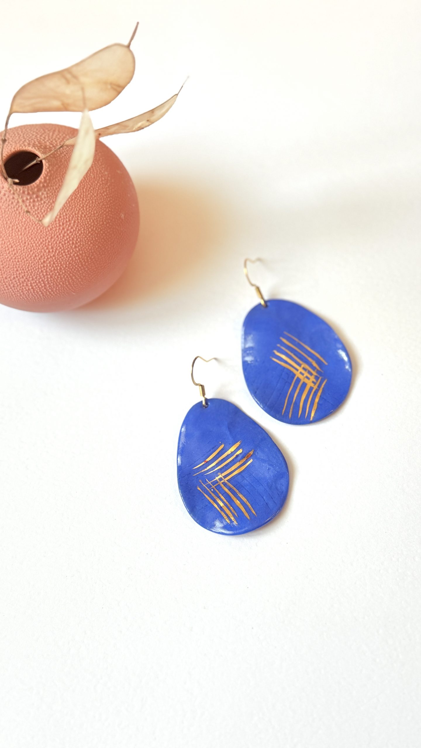 Boucles d’oreilles La Tempête Bleue en porcelaine bleu