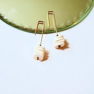 Boucles d’oreilles en porcelaine blanche
